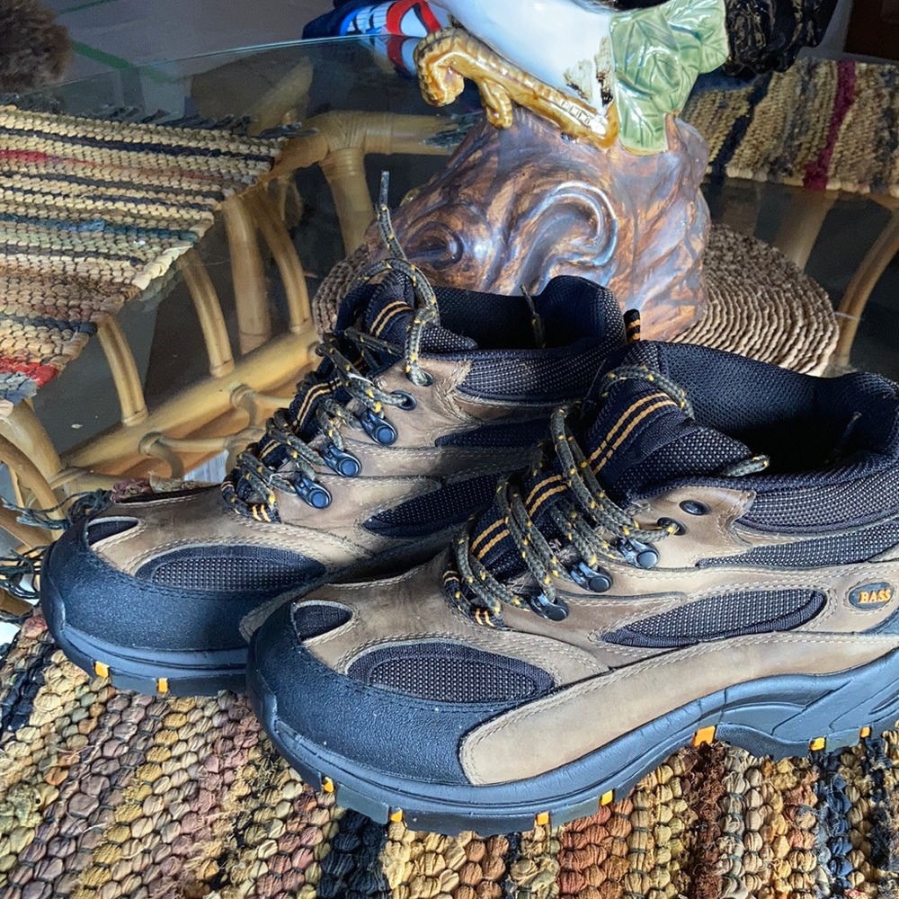 Women hiking boots